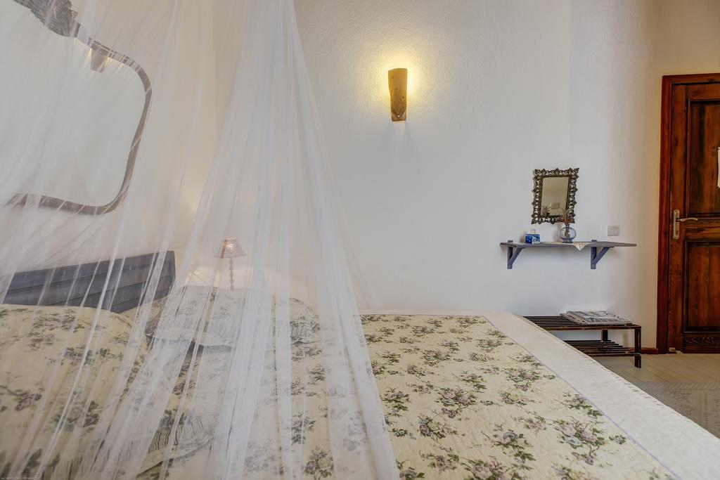 Retro Butik Otel (Adults Only) Кешме Экстерьер фото