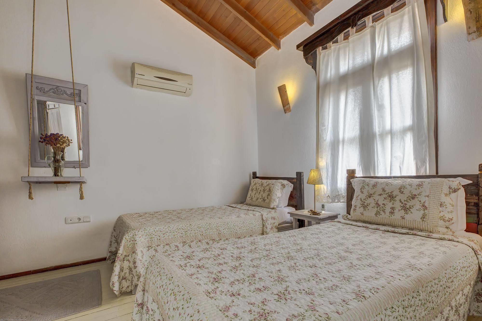 Retro Butik Otel (Adults Only) Кешме Экстерьер фото