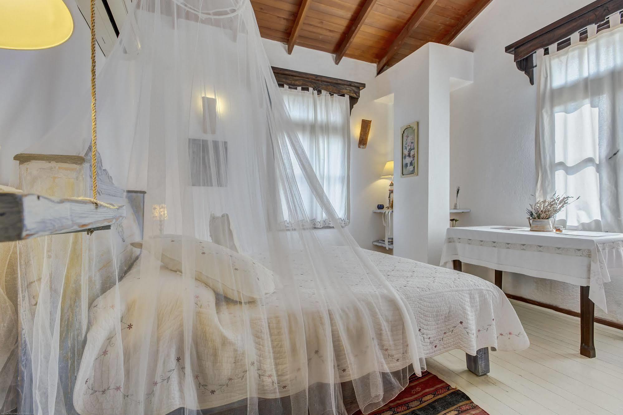 Retro Butik Otel (Adults Only) Кешме Экстерьер фото
